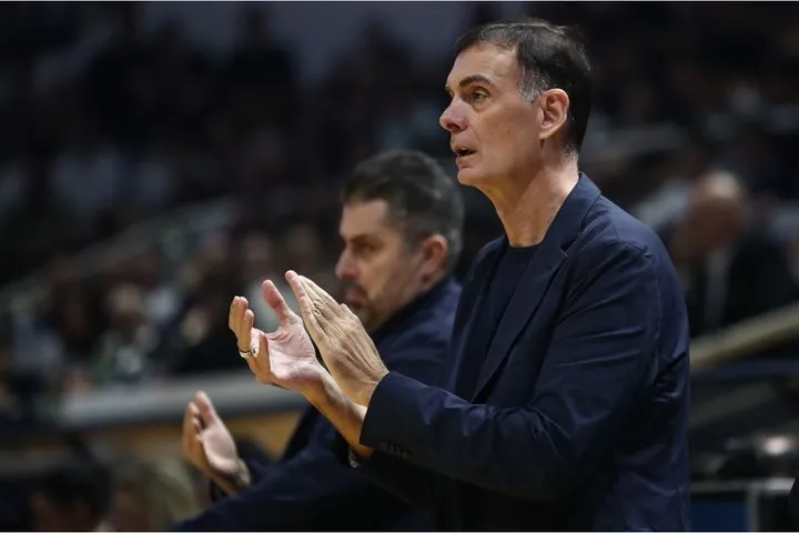 Μπαρτζώκας: “Κάναμε rotation με σκοπό να παίξουν όλοι και να μην πιεστεί κάποιος”