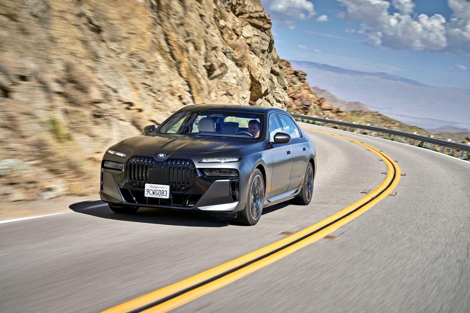 Το BMW Group συνεχίζει δυναμικά προς τις μπαταρίες στερεάς κατάστασης