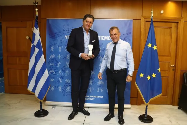 Βρούτσης για τη συνάντηση με Μποντιρόγκα: “Δεσμευτήκαμε για μία γιορτή του μπάσκετ”