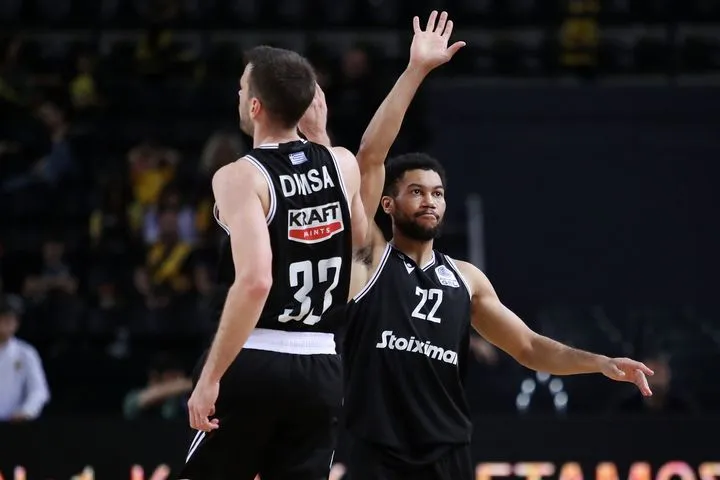 Ο πανηγυρισμός του Μπράουν στη SUNEL Arena