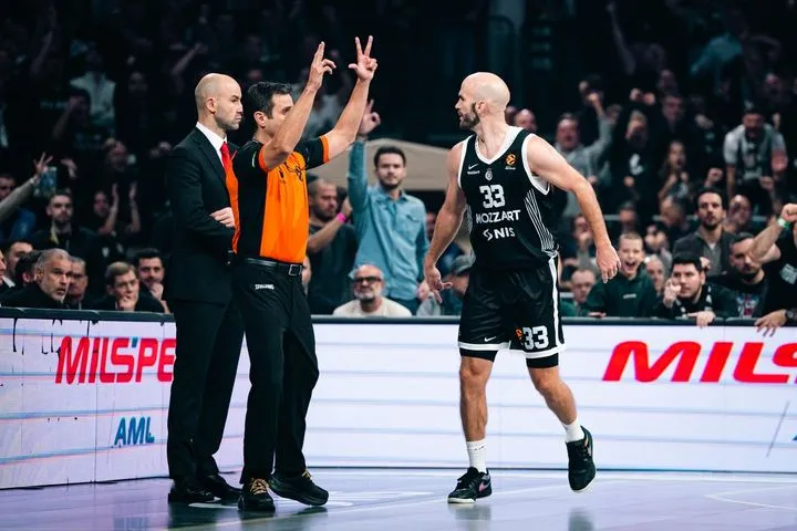 Παρτίζαν – Μονακό: Το παγωμένο βλέμμα του Καλάθη στον Σπανούλη, μετά από τρίποντο