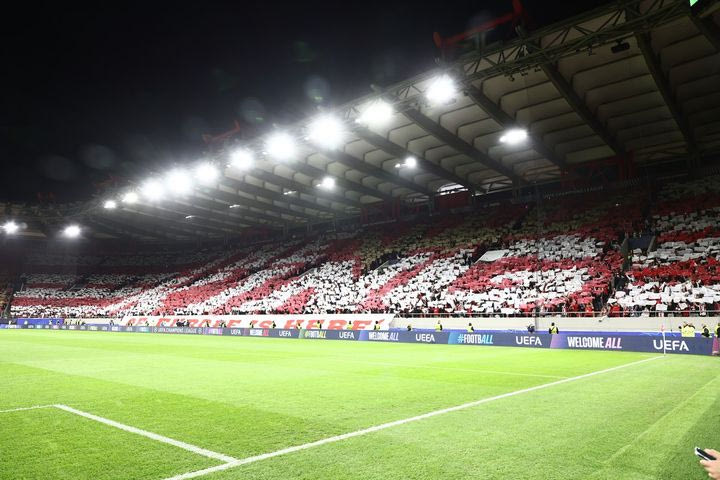 Ολυμπιακός – Ρεάλ: Το εντυπωσιακό κορεό των φίλων των ερυθρόλευκων που κάλυψε όλο το γήπεδο