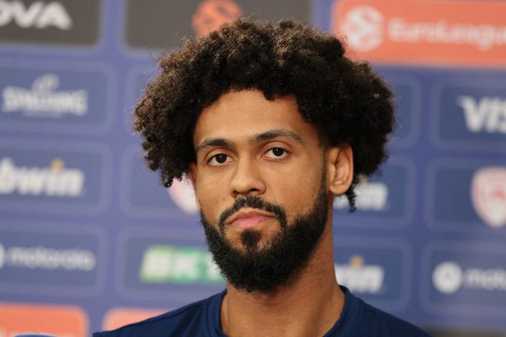 Ντόρσεϊ: “Ο Έβανς φέρνει ένα διαφορετικό επίπεδο, μόνο αγάπη για Ράιτ και Γουίλιαμς-Γκος, αλλά στο παρκέ θα είναι μάχη”