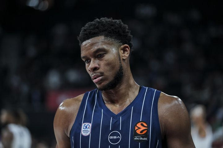 Πλήγμα στην Εφές: Νοκ-άουτ για 4-6 εβδομάδες ο Ντόζιερ