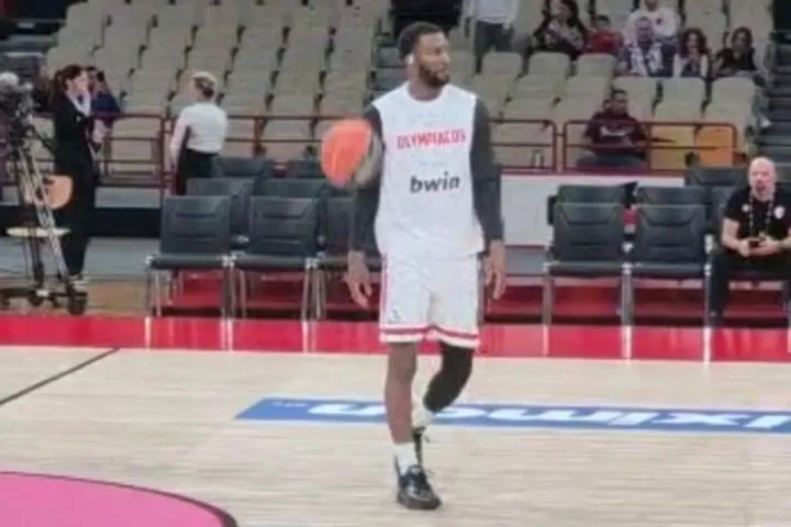 Ολυμπιακός – Καρδίτσα: Τα πλάνα του SPORT24 από την προθέρμανση του Κίναν Έβανς