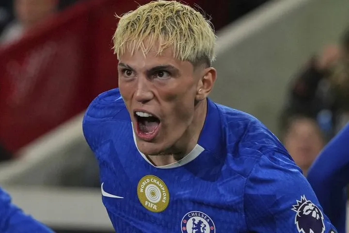 Τσέλσι – Γουλβς 3-0: Με τριάρα κόντρα στους λύκους, οι μπλε εκμεταλλεύτηκαν τη γκέλα της Άρσεναλ και μείωσαν τη διαφορά τους από την κορυφή στο -6