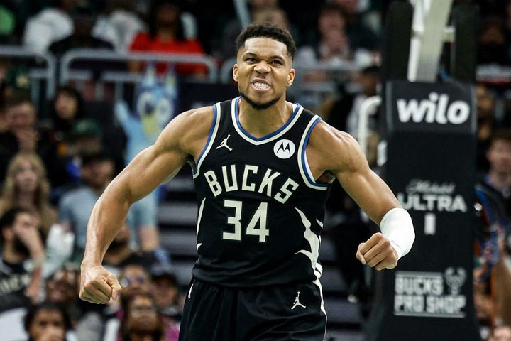 Αντετοκούνμπο σε beast mode, εξωφρενικό το ρεκόρ του Μιλγουόκι στο Κύπελλο του NBA