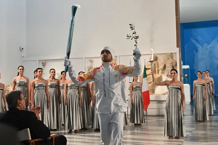 Η Ολυμπιακή Φλόγα ξεκίνησε το ταξίδι της από την Αρχαία Ολυμπία για το Μιλάνο