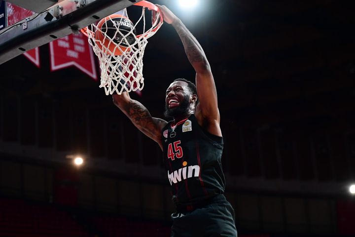 Ολυμπιακός – Ηρακλής 103-87: Βεζένκοβ και Χολ “καθάρισαν” για τους ερυθρόλευκους κόντρα στον μαχητικό Γηραιό