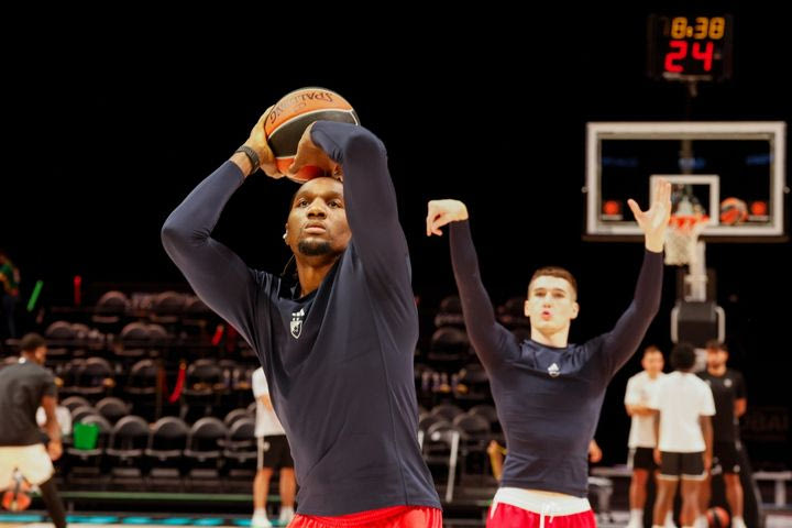 Νέα προβλήματα στον Ερυθρό Αστέρα: Τραυματίστηκαν Μονέκε και Ιζούντου