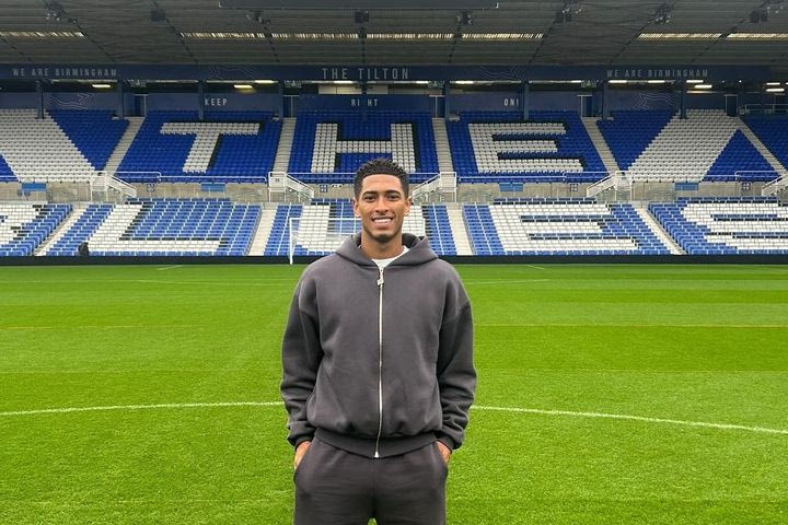 Μπέλιγχαμ: Τον κατηγόρησαν ότι μιμείται τον Μέσι μετά την επιστροφή του στο γήπεδο της Μπέρμιγχαμ