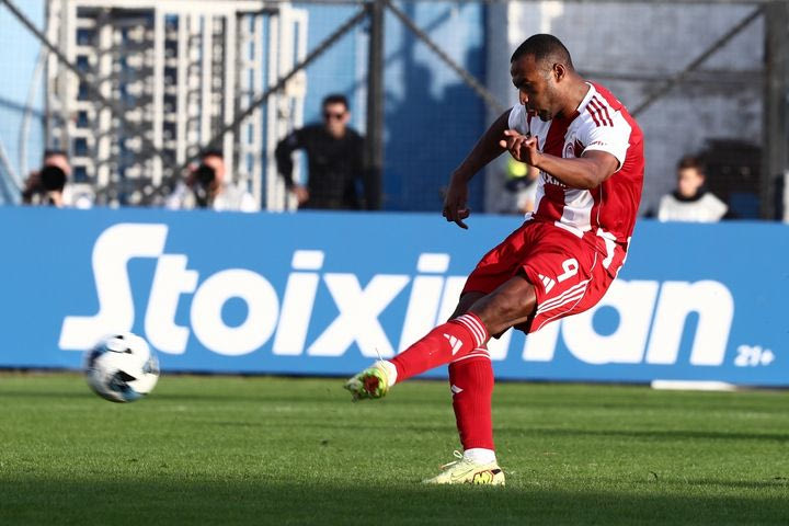 Ο Ζέλσον Μάρτινς κέρδισε πέναλτι και ο Ελ Κααμπί έκανε το 1-2 για τον Ολυμπιακό από την άσπρη βούλα