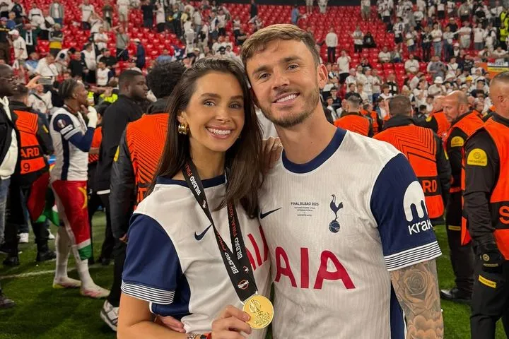 Τότεναμ: Ο Τζέιμς Μάντισον και η Κένεντι Αλέξα απέκτησαν δίδυμα για δεύτερη φορά – “Η πεντάδα ολοκληρώθηκε”