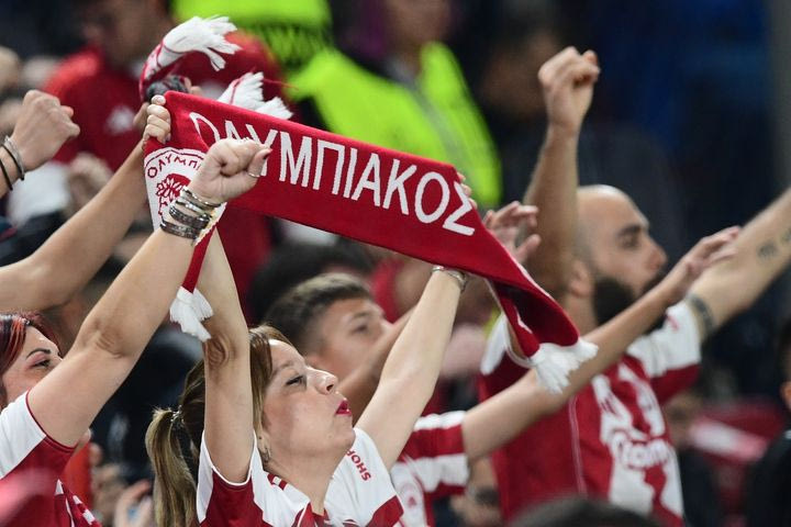 Ολυμπιακός – Αϊντχόφεν: Θερμή η ατμόσφαιρα από νωρίς στο Καραϊσκάκης, τα VIDEO του SPORT24