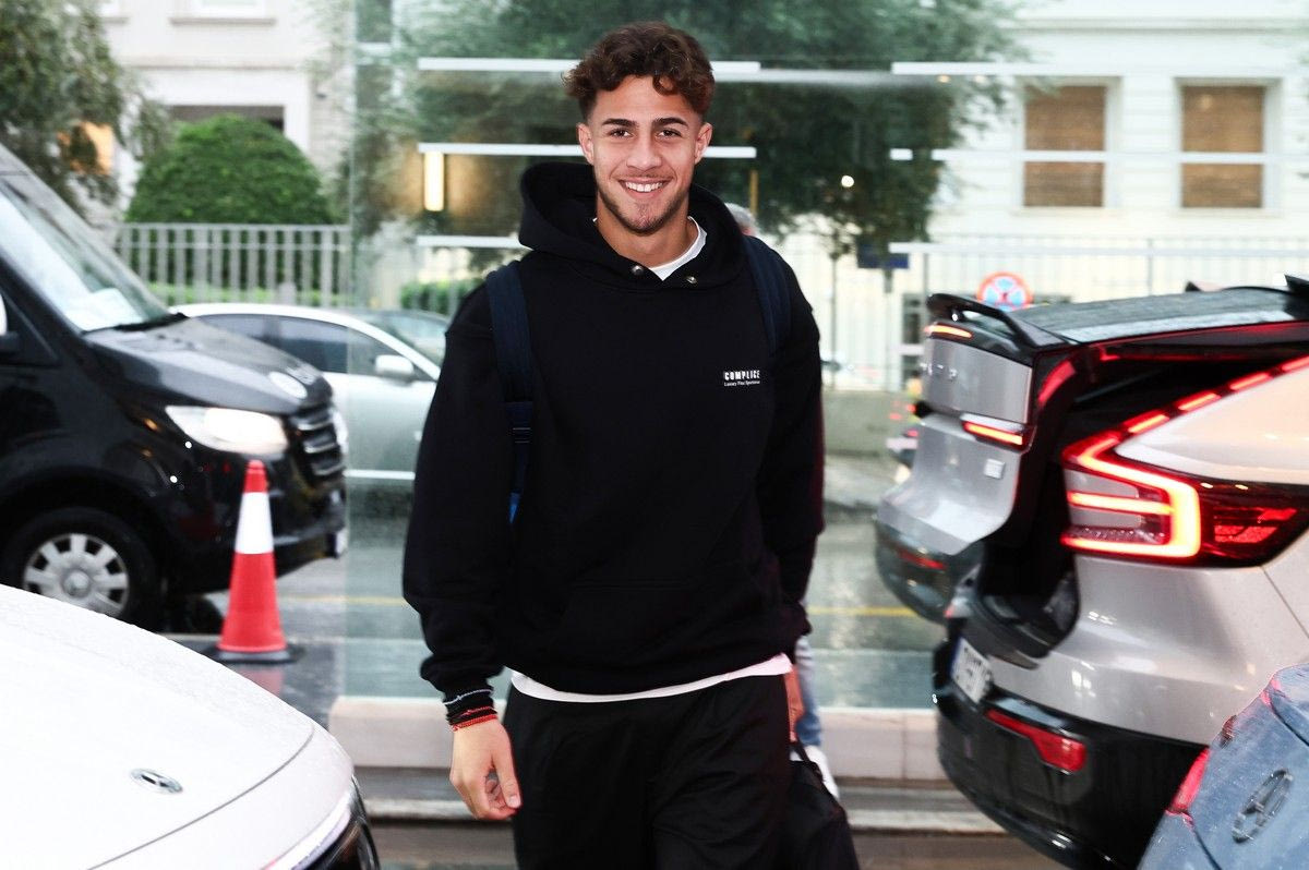 Εθνική Ελλάδας: Ο Κωστούλας στην πρώτη του συγκέντρωση, η φωτογραφία του με τον Μουζακίτη