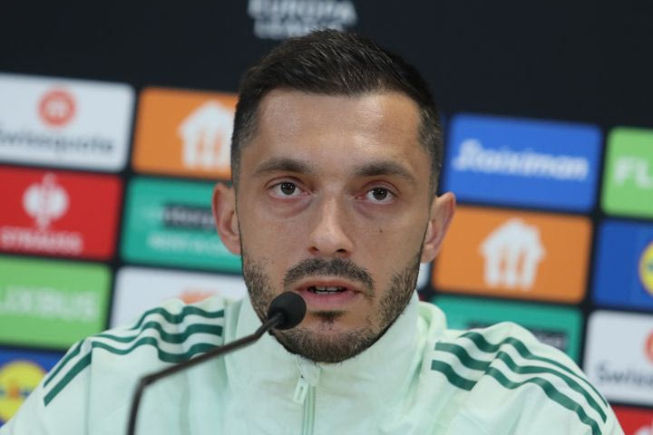 Κώτσιρας: “Ο Παναθηναϊκός έχει ζήσει πολύ μεγάλες ευρωπαϊκές βραδιές, θα μπούμε μέσα για να τα δώσουμε όλα”