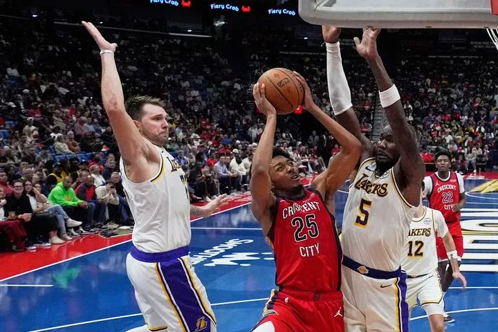 NBA: Ματσάρα στο Ντιτρόιτ με τους Πίστονς να μη χάνουν με τίποτα, εύκολα Λέικερς, Νικς και Ρόκετς