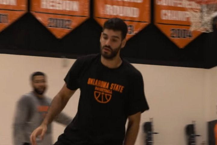 Ο Μαντζούκας έκανε ντεμπούτο με 8 πόντους στη νίκη του Οκλαχόμα Στέιτ επί του Τέξας