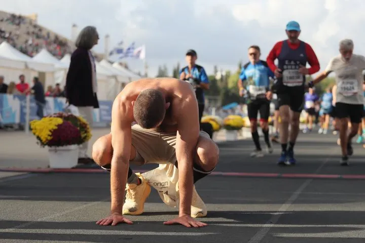 Ο 42ος Αυθεντικός Μαραθώνιος Αθήνας μέσα από 25 συγκλονιστικές φωτογραφίες