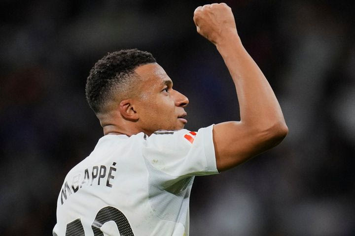 Ρεάλ: Ο Εμπαπέ αποθέωσε τον Ουπαμεκανό και έστρωσε κόκκινο χαλί για να τον υποδεχτεί στους μερένγκες