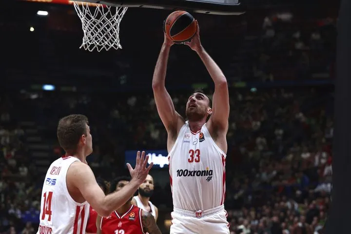 Ο Νίκολα Μιλουτίνοβ μπήκε στο Top-10 των ριμπάουντερ της EuroLeague