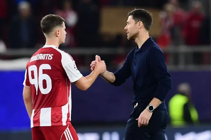 Ο Τσάμπι Αλόνσο αποθέωσε Μουζακίτη: “Θα τον παρακολουθούμε”