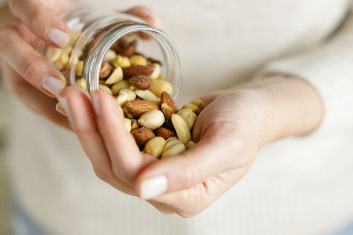 Ξηροί καρποί: Πότε είναι το “καύσιμο” του εγκεφάλου και πότε βόμβα θερμίδων