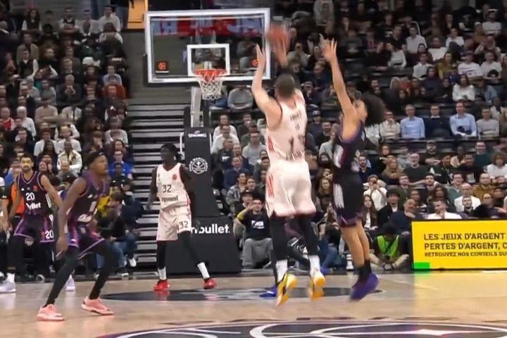 Παρί – Μπάγερν: Τρομερό τρίποντο του Ομπστ από το logo