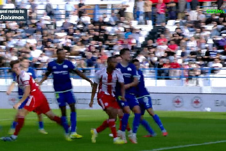 Ο Ρέτσος σκόραρε στο 45+5′, αλλά μετά από παρέμβαση του VAR το γκολ ακυρώθηκε για επιθετικό φάουλ