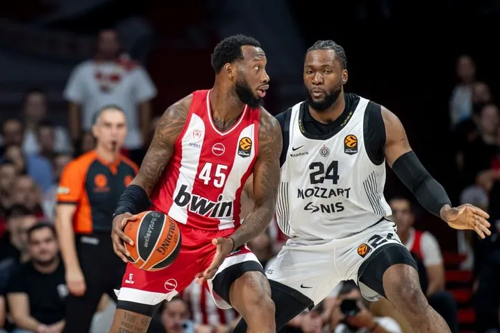 EuroLeague: Πρόστιμα σε Ολυμπιακό και Ερυθρό Αστέρα για υβριστικά συνθήματα στη 9η αγωνιστική