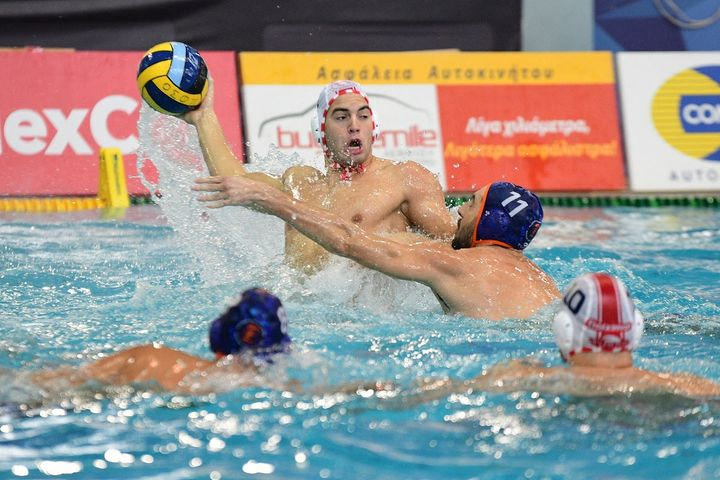 Waterpolo League Ανδρών: Ο Ολυμπιακός διέλυσε τη Λάρισα 36-7 και ισοφάρισε το ρεκόρ καλύτερης επίδοσής του, έκτη νίκη για τον ΠΑΟΚ