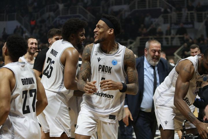 Οι πανηγυρισμοί της οικογένειας του ΠΑΟΚ, μετά τη νίκη επί της Μπράουντσβαϊγκ