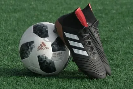 Ποδοσφαιρικά παπούτσια σε κορυφαίες τιμές για να απολαύσεις το παιχνίδι