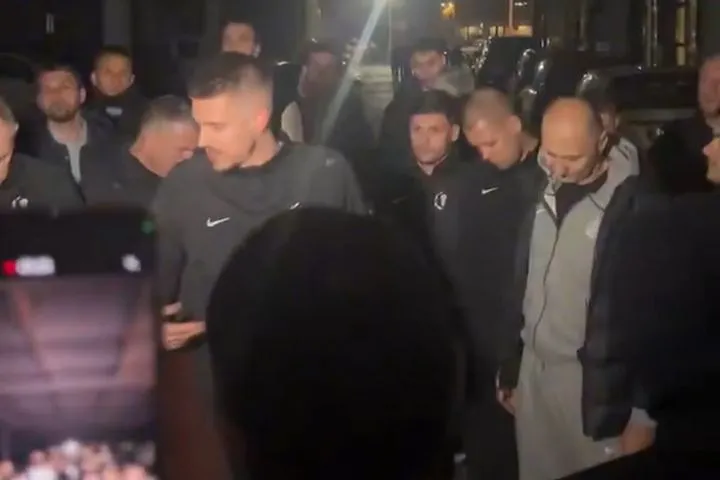 Συγκινητικός Μαρίνκοβιτς στον κόσμο της Παρτίζαν: “Ξέρετε σε ποια πλευρά είμαστε, θα μείνουμε εδώ και θα πεθάνουμε για την Παρτίζαν”