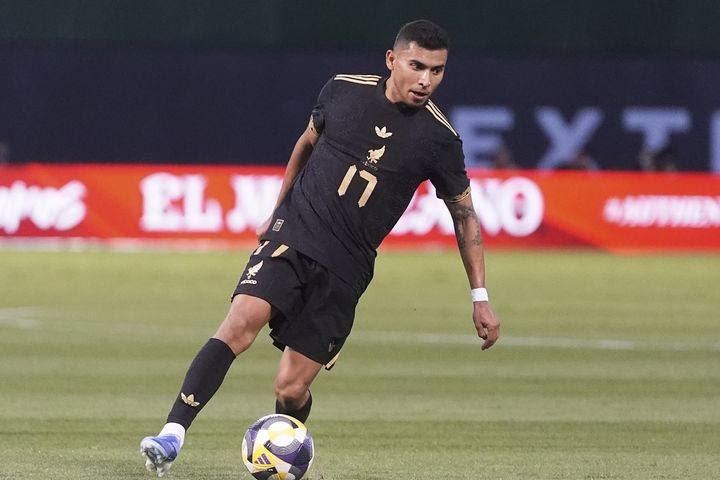 Ο Πινέδα κέρδισε πέναλτι, το Μεξικό ισοφάρισε, όμως η Παραγουάη πήρε τη φιλική νίκη με 2-1