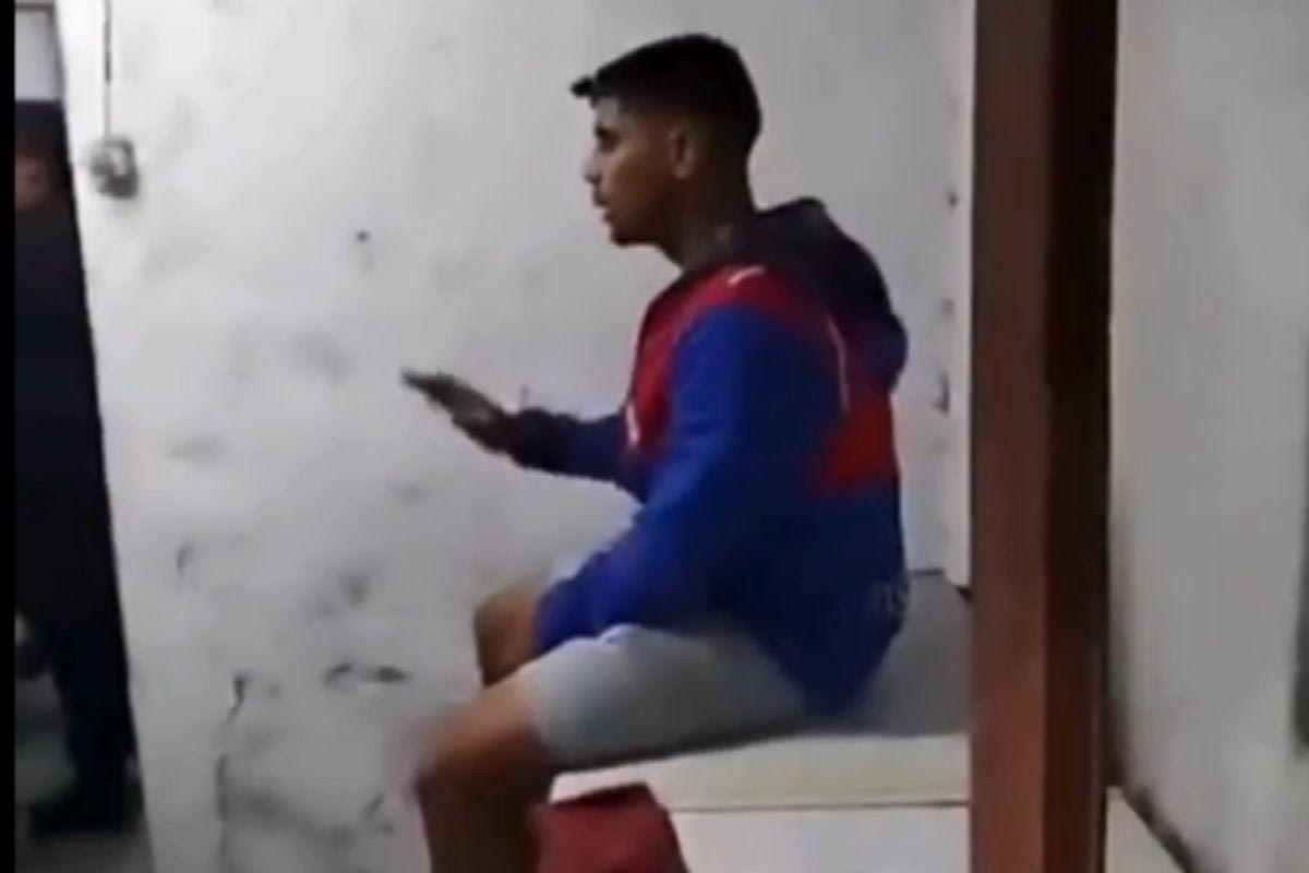 Απίστευτο σκηνικό στην Αργεντινή: Κάρφωσαν κλειδί στο κούτελο ποδοσφαιριστή Απίστευτο σκηνικό στην Αργεντινή: Κάρφωσαν κλειδί στο κούτελο ποδοσφαιριστή