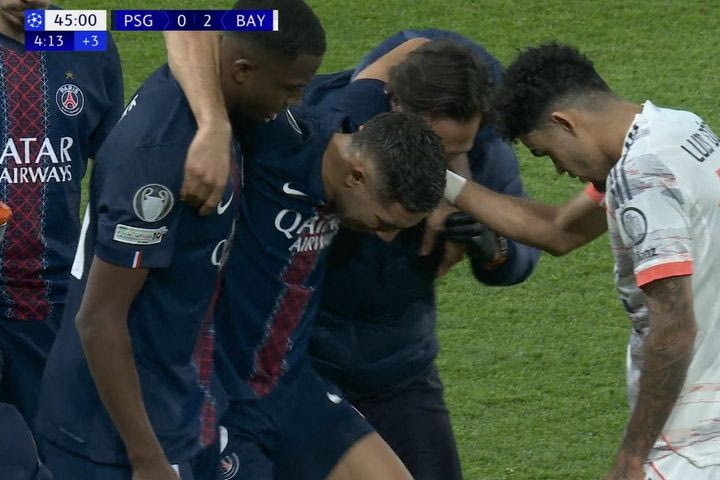 Παρί Σεν Ζερμέν – Μπάγερν:  Αναγκαστική αλλαγή Ντεμπελέ και Χακίμι, με δάκρυα έφυγε ο Μαροκινός μετά από “δολοφονικό” τάκλιν του Ντίας