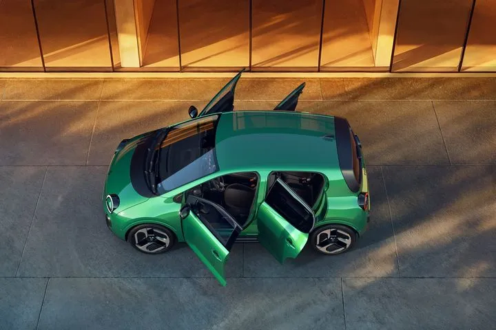 Μάθε τα πάντα -και την τιμή- για το νέο ηλεκτρικό Renault Twingo που μόλις παρουσιάστηκε επισήμως