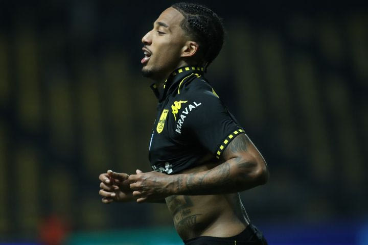 Άρης – ΑΕΛ Novibet 2-1: Φινάλε θρίλερ στο Βικελίδης με θριαμβευτές τους κίτρινους και λυτρωτή τον Ντούντου στο 99′