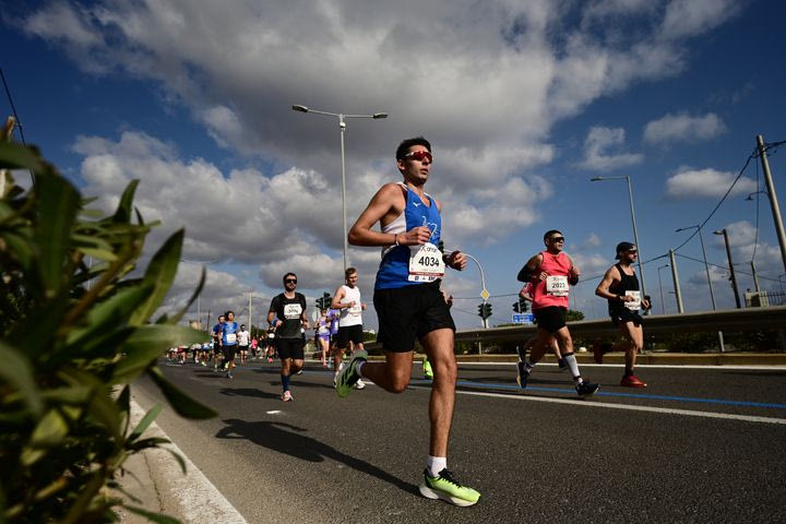 Μαραθώνιος Αθήνας 2025: Η πρόβλεψη του καιρού για το διήμερο δείχνει μπόρες