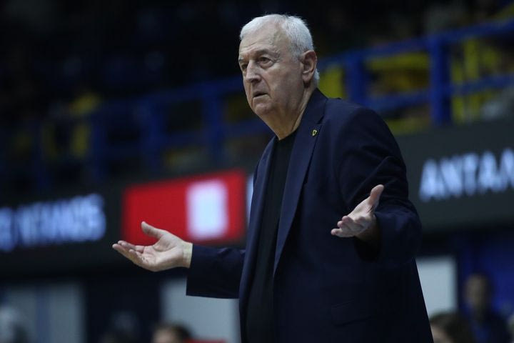 Σάκοτα: “Εγώ είμαι εδώ, πενήντα δύο χρόνια καριέρας δεν φοβήθηκα ποτέ”