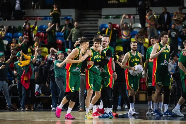 Ο Σαρτζούνας έπαθε ΜακΓκρέιντι και έβαλε τρία τρίποντα στα τελευταία 10 δευτερόλεπτα απέναντι στη Μεγάλη Βρετανία