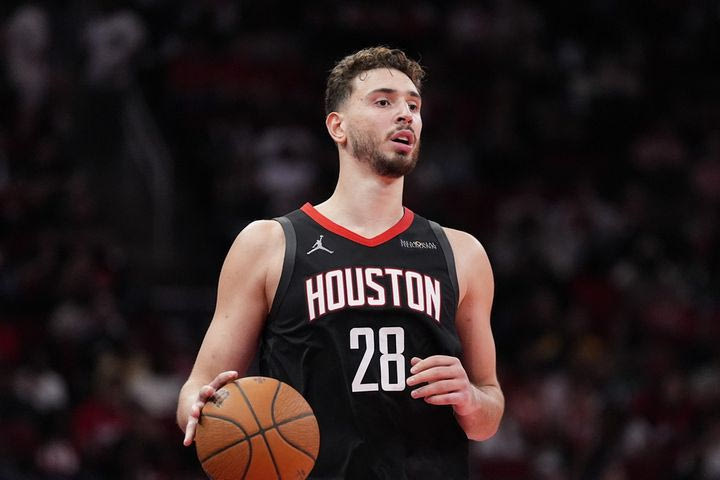 NBA, τα αποτελέσματα της βραδιάς: Οι Ρόκετς πέρασαν από το Κλίβελαντ με οδηγό Σενγκούν, οι Νικς πέρασαν οριακά από το Ντάλας