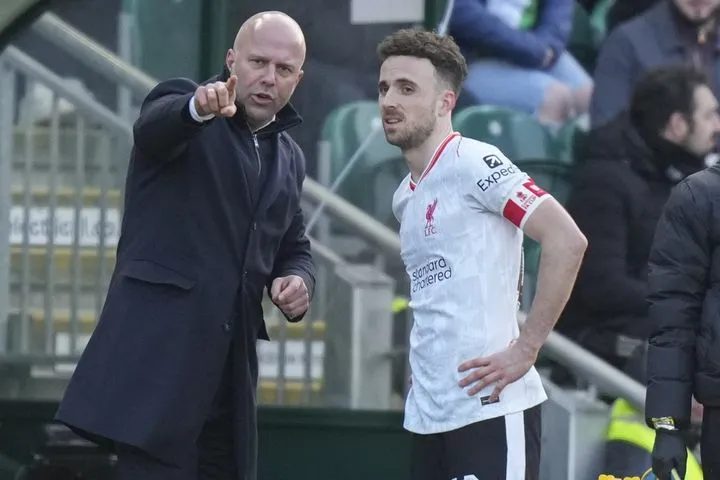 Σλοτ: “Ο Ζότα λείπει από την Λίβερπουλ ως παίκτης και άνθρωπος, όμως δεν είναι δικαιολογία για τα άσχημα αποτελέσματα”