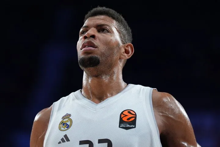 Ρεάλ: Αμφίβολος ο Ταβάρες και άλλοι δύο παίκτες για το ντέρμπι με την Μπαρτσελόνα