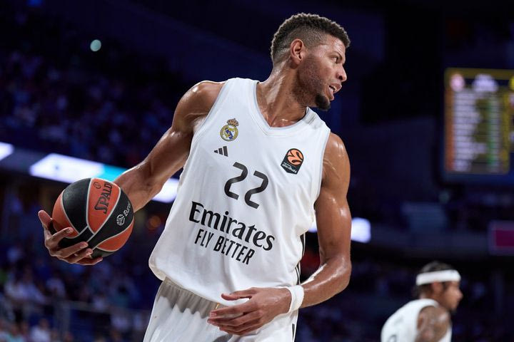 Ρεάλ Μαδρίτης: Ιστορικό ρεκόρ με 8 μπλοκ για τον Ταβάρες στη νίκη επί της Σαραγόσα