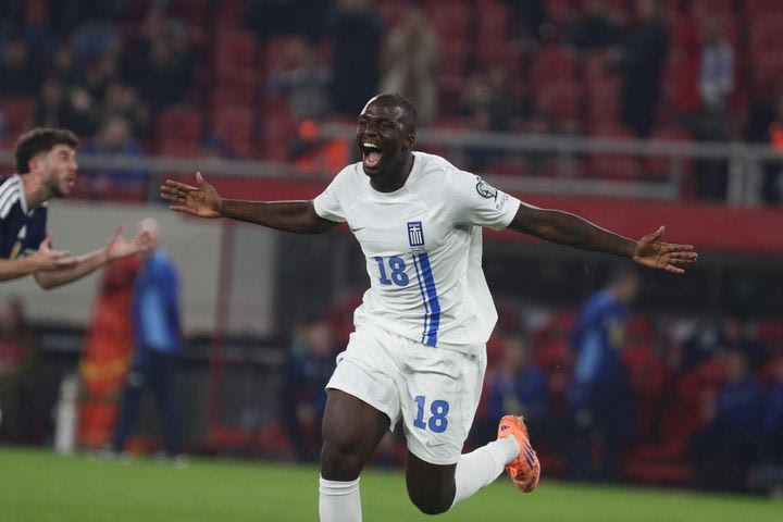 Ο Τεττέη αποκάλυψε σε ερώτηση του SPORT24 που αφιέρωσε το ντεμπούτο του με την Εθνική