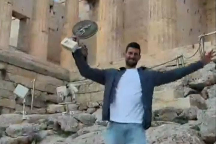 Τζόκοβιτς: Το απίθανο VIDEO του Σέρβου που είχε διορία οκτώ λεπτών για να ανέβει στον Παρθενώνα