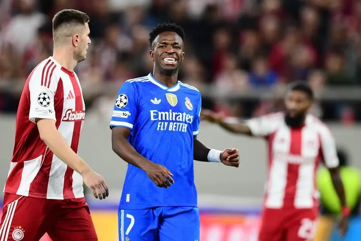 Ο Βινίσιους εξαπέλυσε βολίδα, ο Τζολάκης όμως απέκρουσε εντυπωσιακά