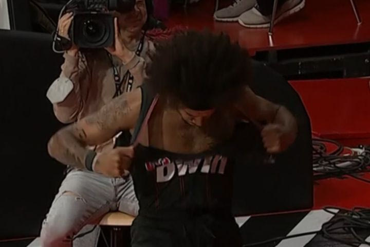 Ολυμπιακός – Ηρακλής: Ο Γουόρντ έσκισε τη φανέλα του μετά από χαμένο λέι απ